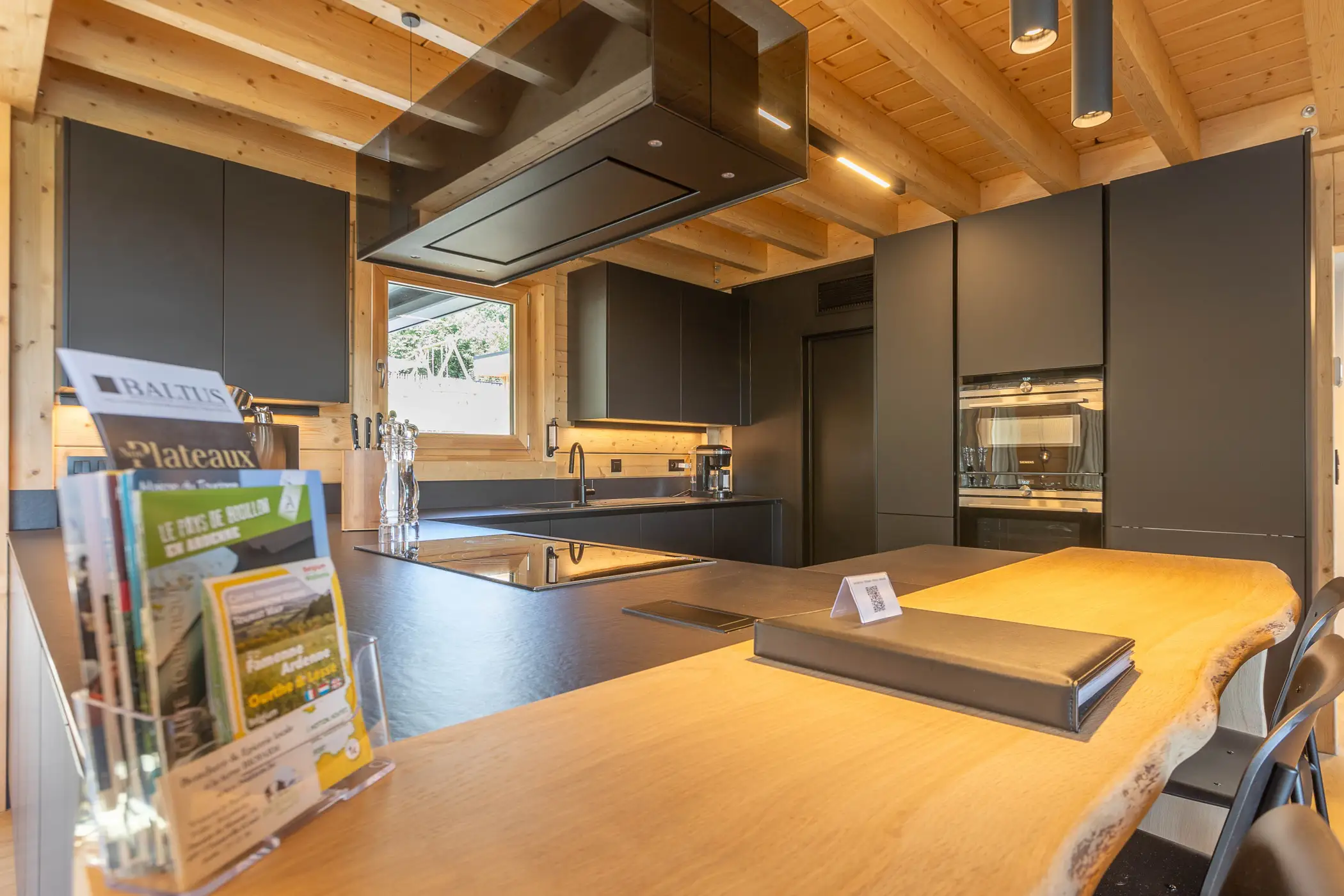 Cottage for 10 people in Tenneville Villa Wood